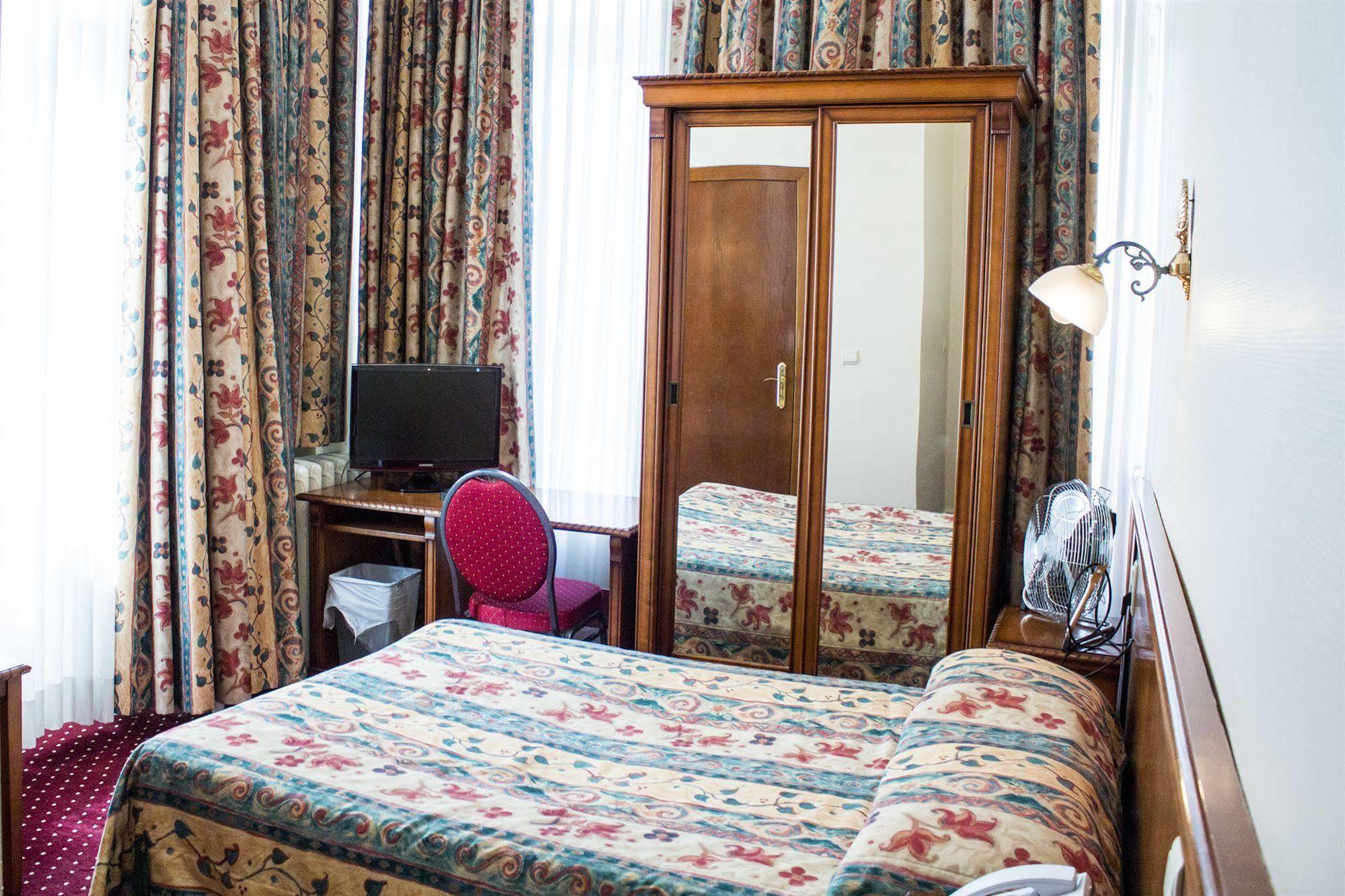 Hotel Continental Saint-Gilles Luaran gambar